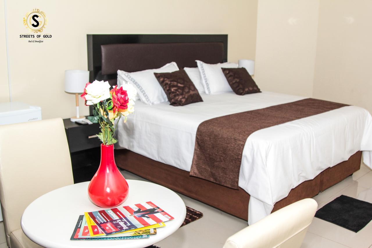 Streets Of Gold Guest House Габороне Екстериор снимка