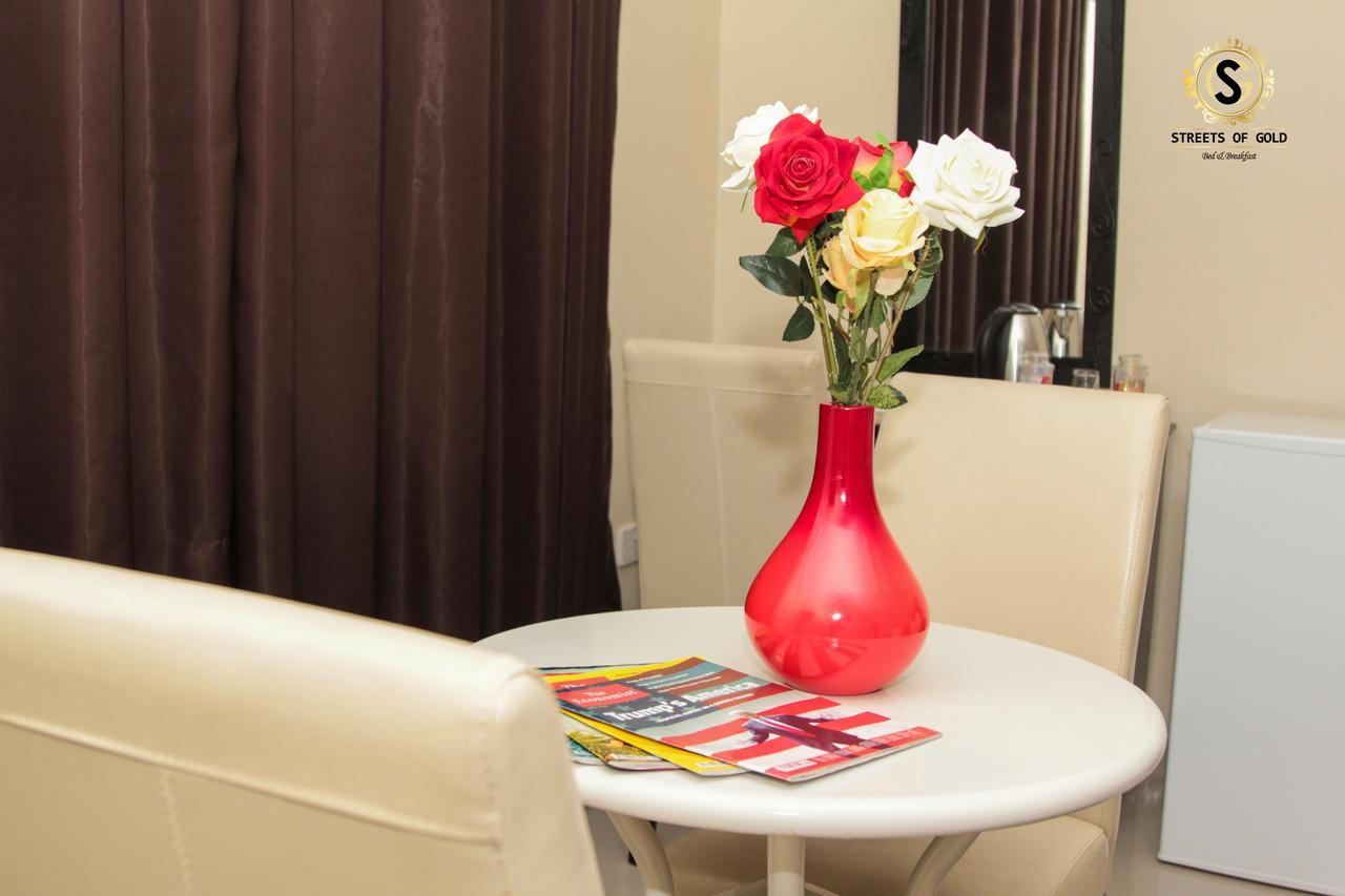 Streets Of Gold Guest House Габороне Екстериор снимка