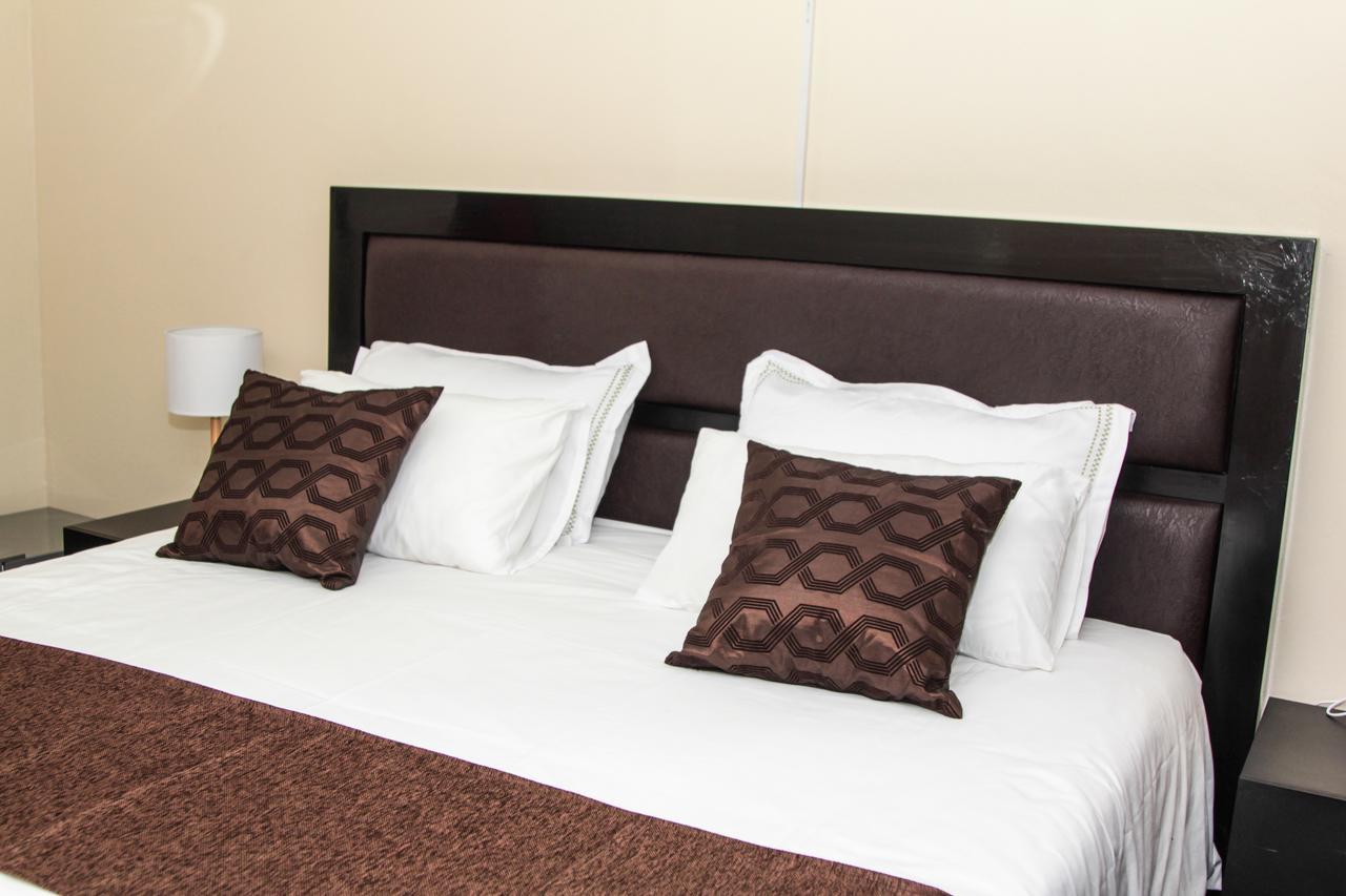 Streets Of Gold Guest House Габороне Екстериор снимка