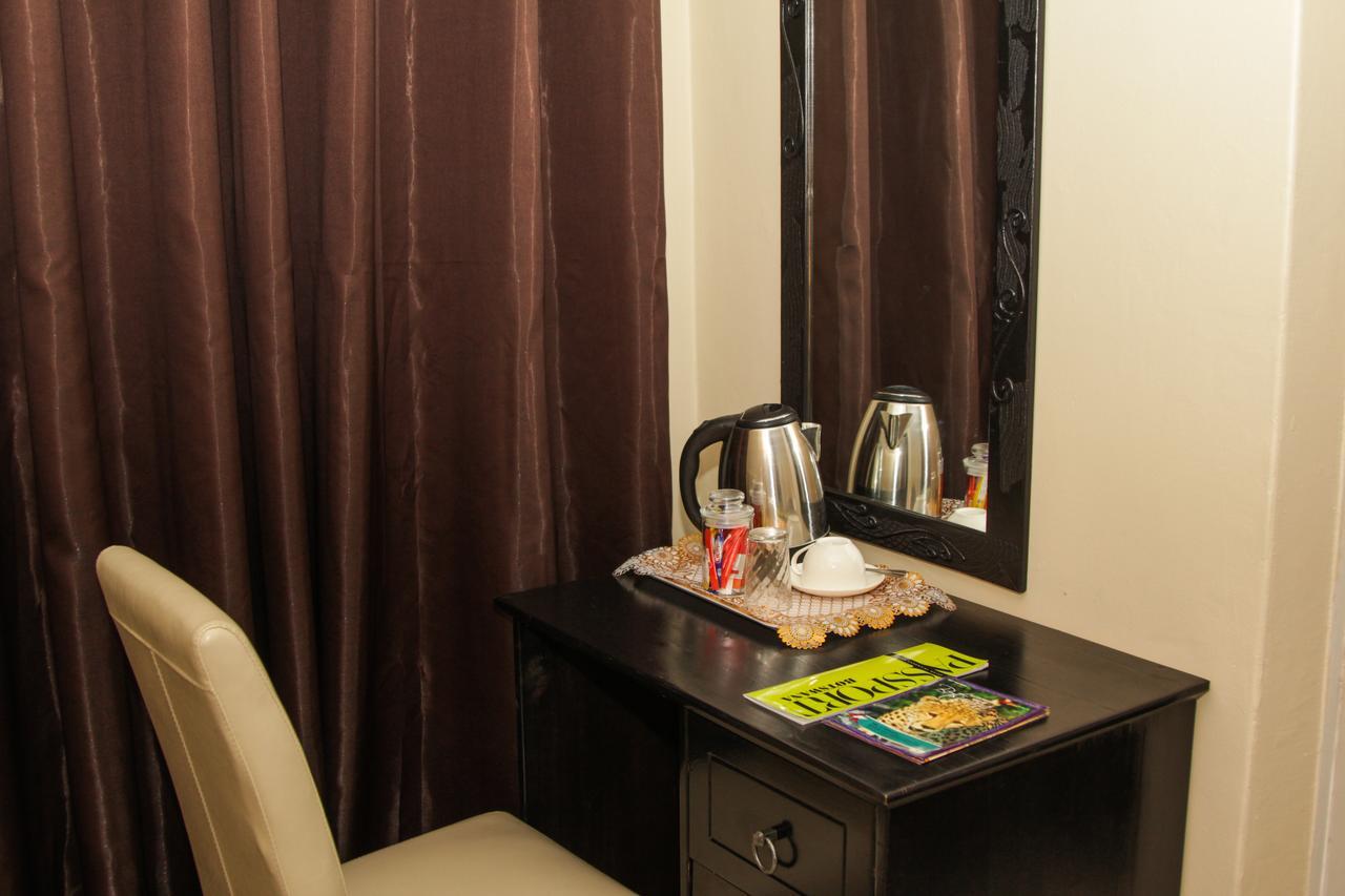 Streets Of Gold Guest House Габороне Екстериор снимка