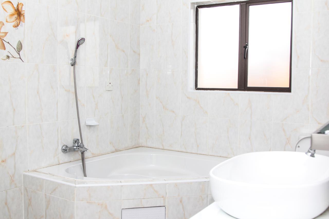 Streets Of Gold Guest House Габороне Екстериор снимка