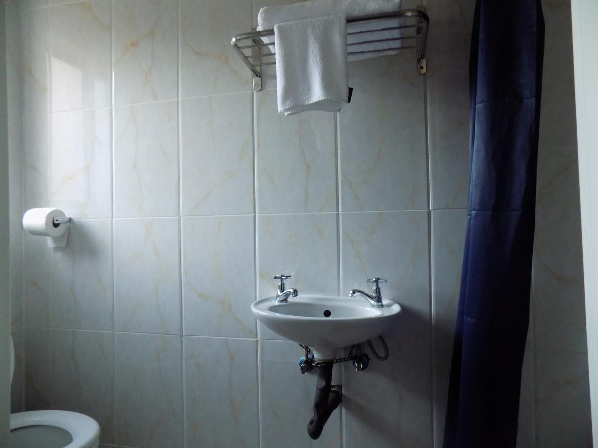 Streets Of Gold Guest House Габороне Екстериор снимка