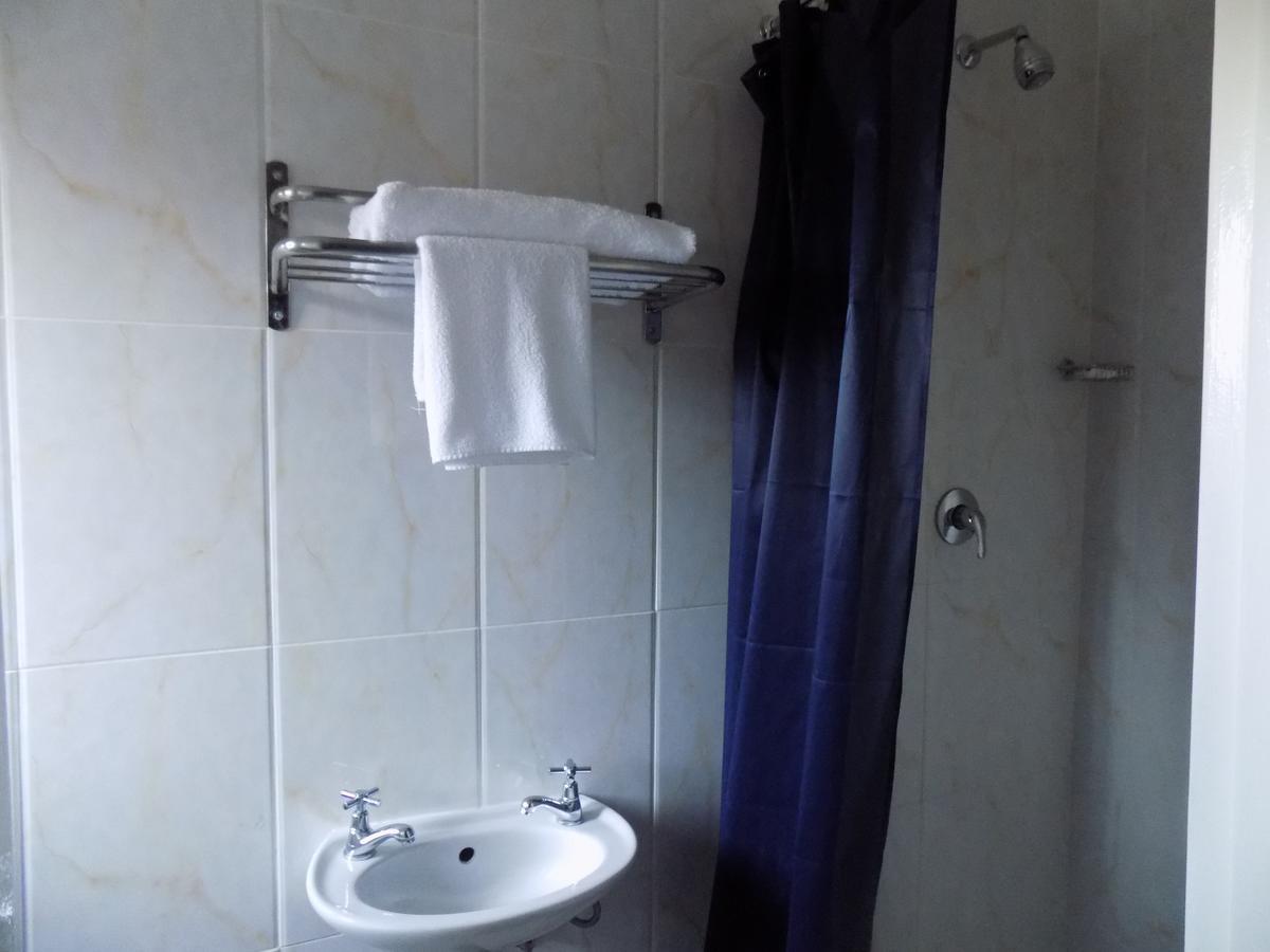 Streets Of Gold Guest House Габороне Екстериор снимка